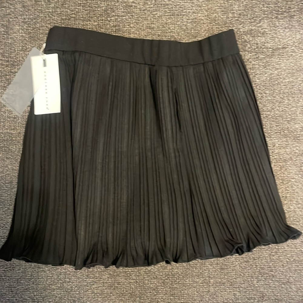 Endless Rose pleated black shorts.